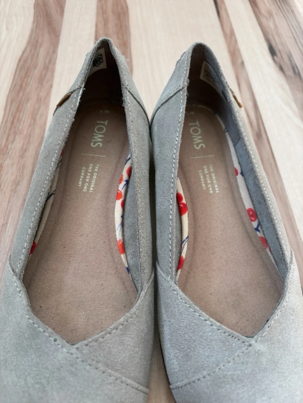 Toms Suede Flats